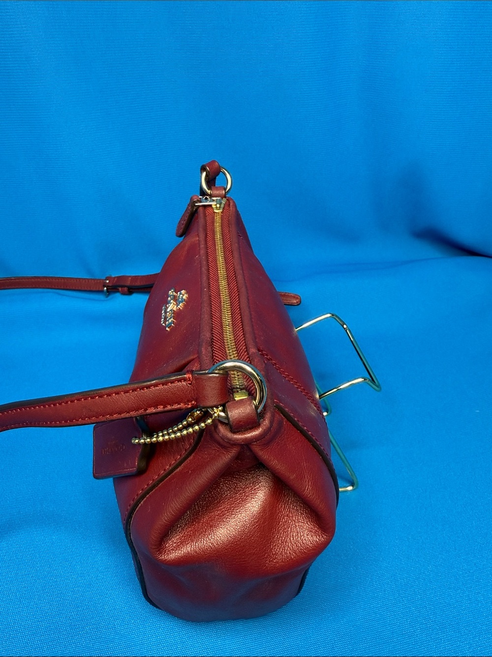 GORGEOUS COACH NEW YORK CRIMSON COLETTE CROSSBODY / SWINGPACK / SHOULDER BAG - Picture 12 of 17
